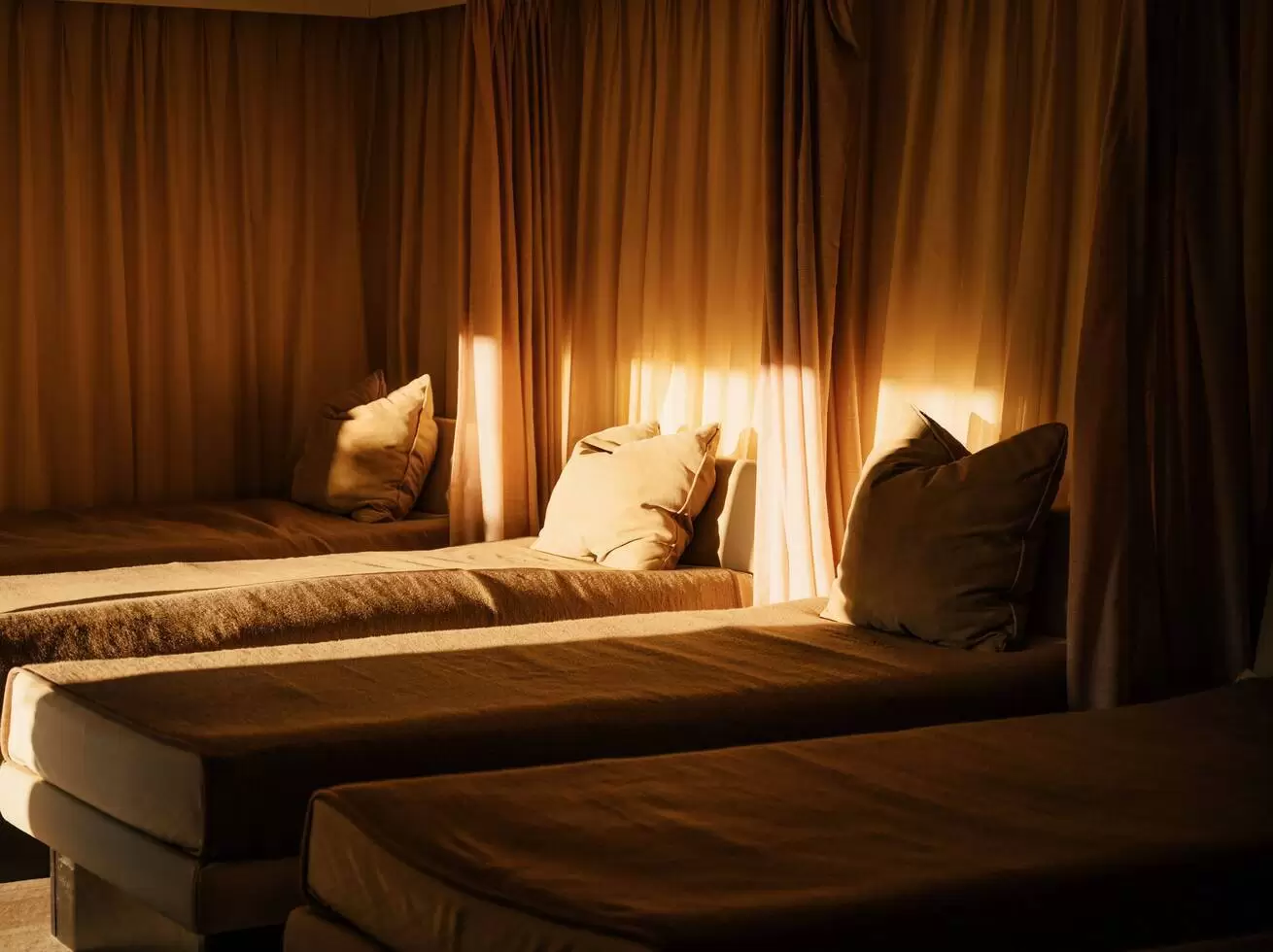 Quiet relaxation lounges