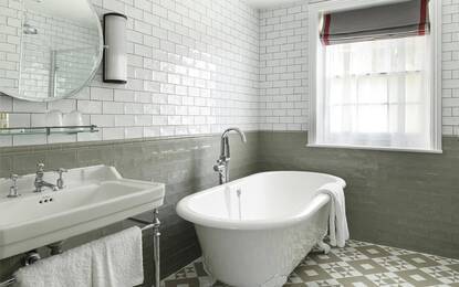 https://dg5r53r4bbz7q.cloudfront.net/media/images/properties/united-kingdom/ashford/eastwell-manor/accomodation/mews-suite/eastwell_cottages_001_hires.webp