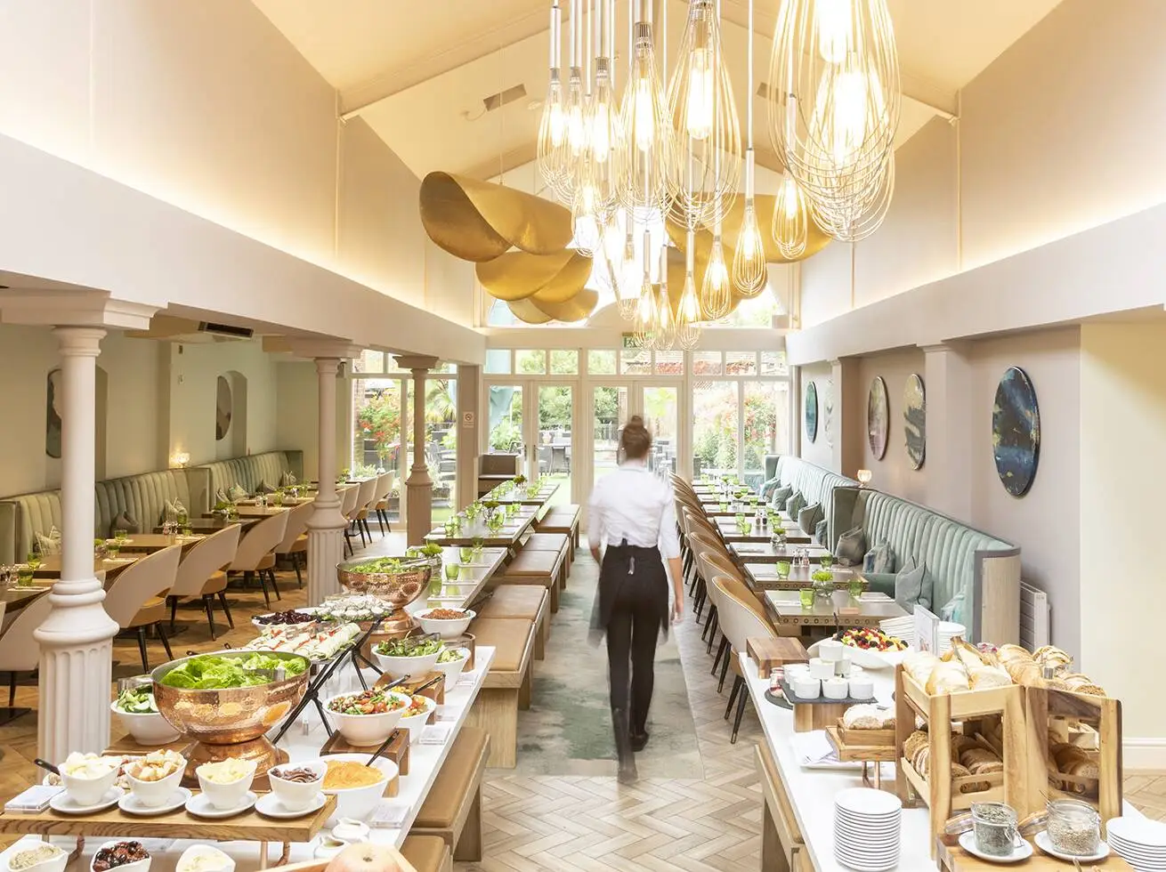 Fresh, seasonal buffet