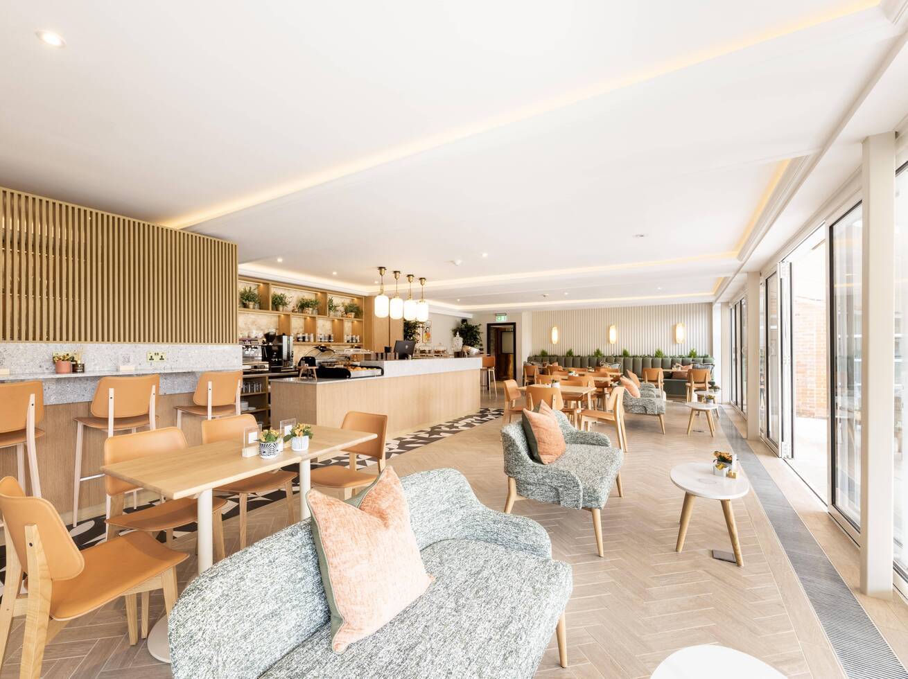 Relaxed all-day dining
